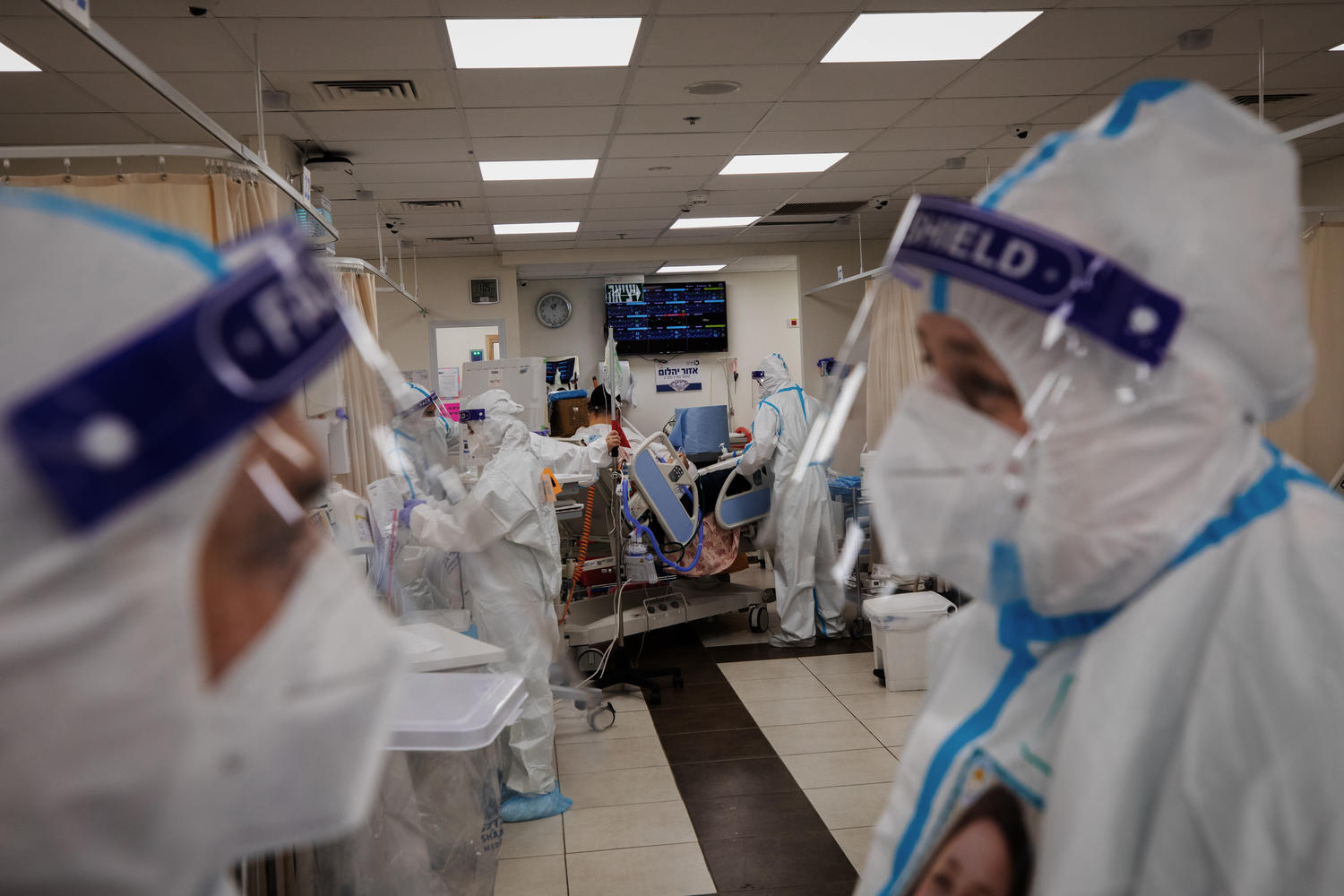 Смертность от коронавируса в Израиле выросла втрое с начала декабря