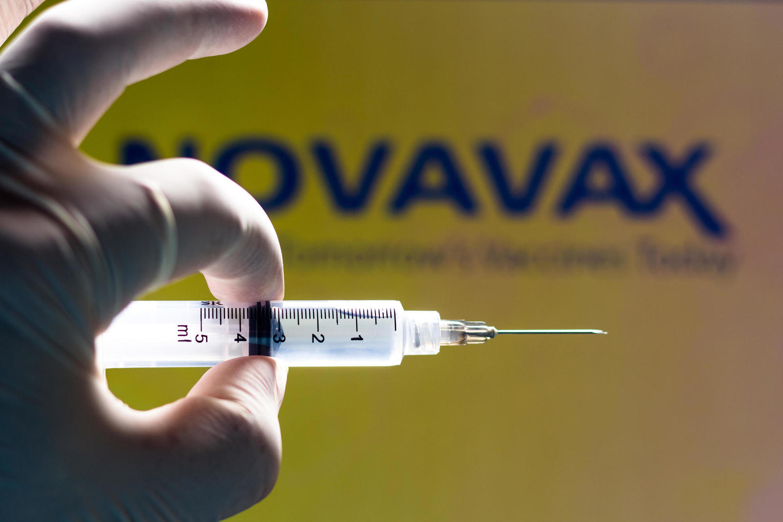 Разработчики вакцины Novavax заявили, что она защищает от южно-африканской мутации на 60 процентов