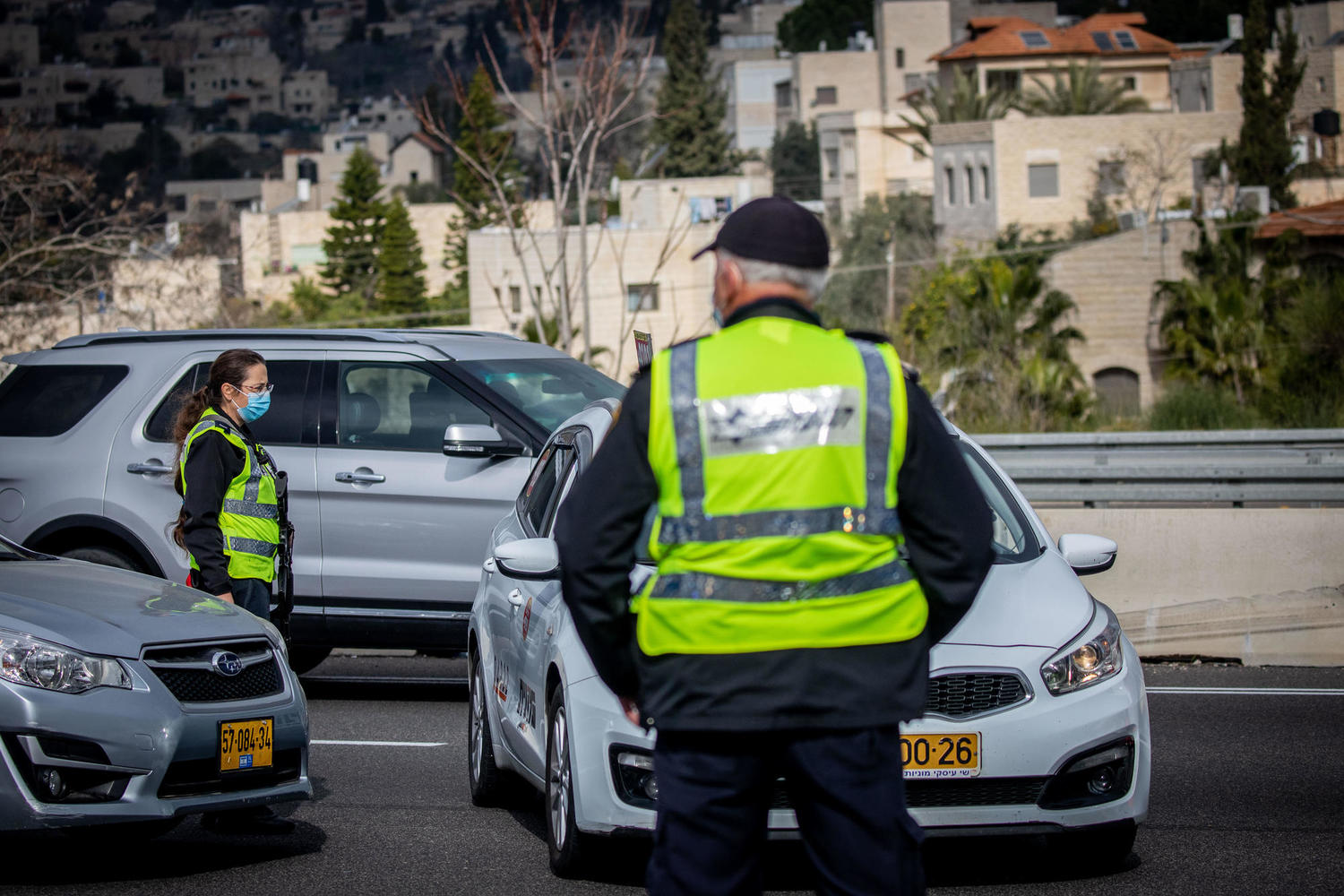 Нападение на полицейского в Иерусалиме: полиция разыскивает подозреваемых