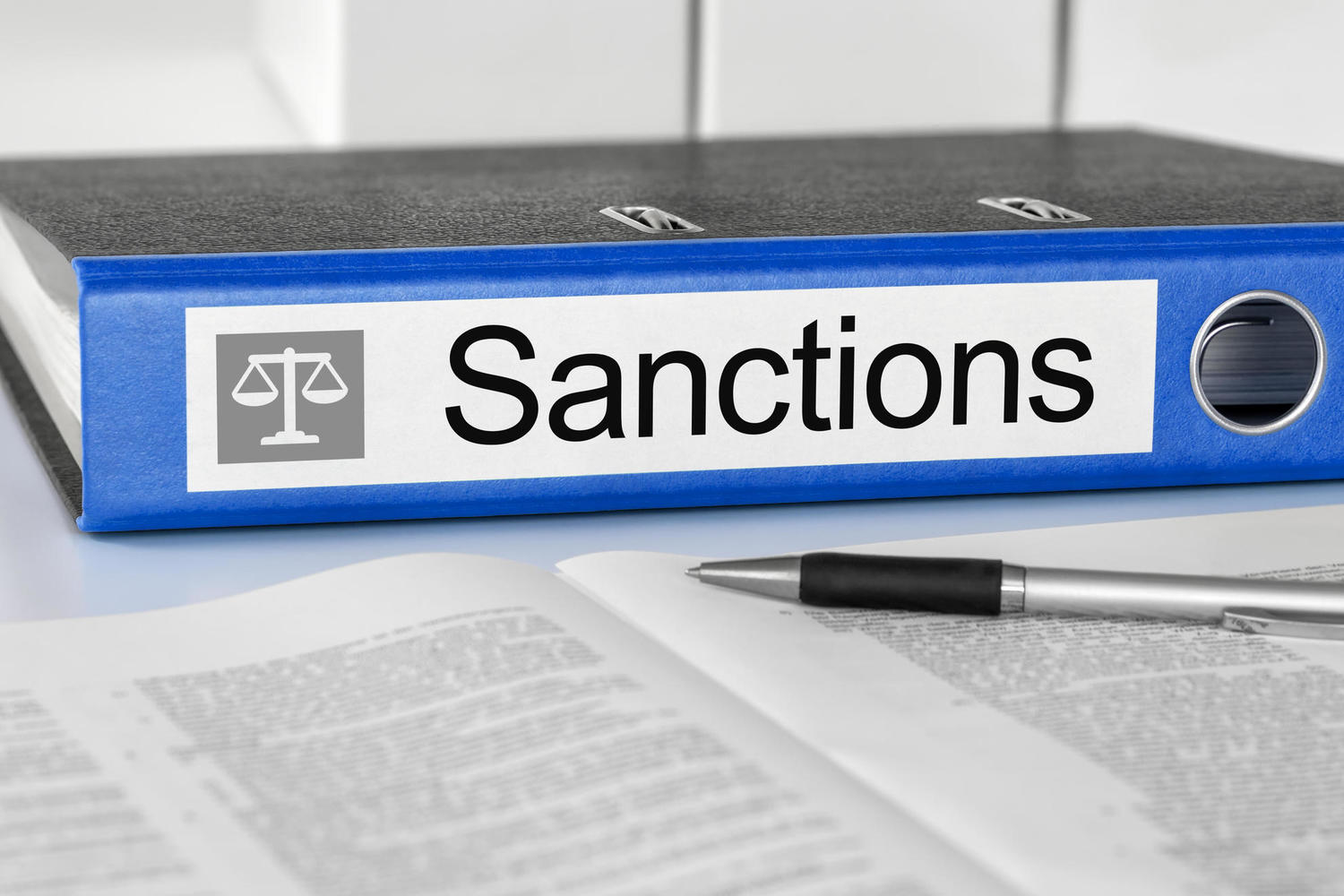 Байден ввел новые санкции против России