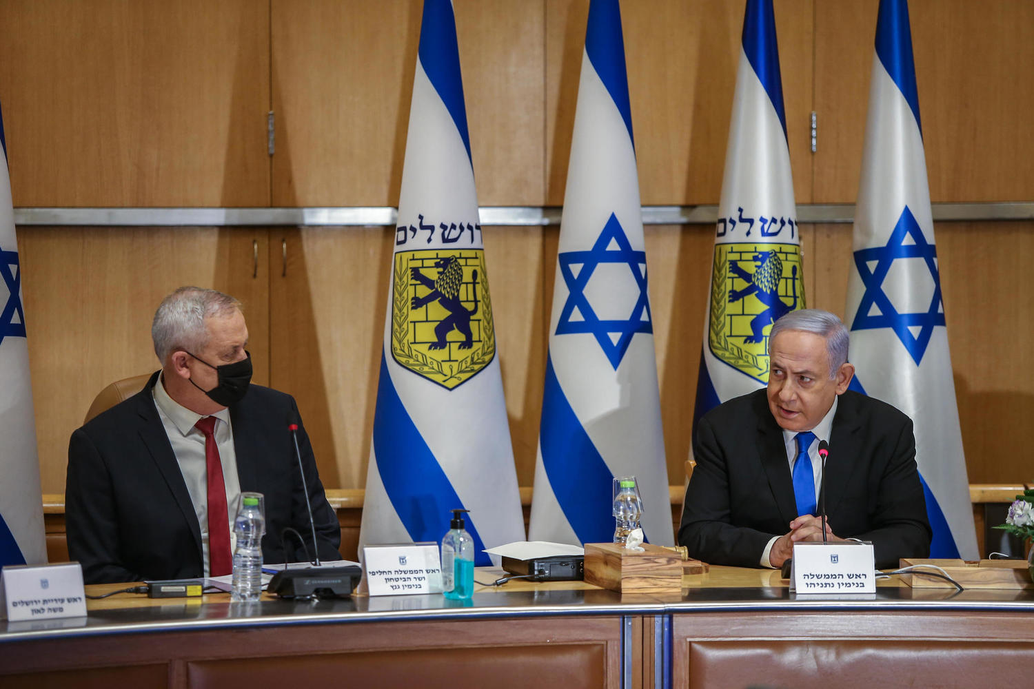 Ганц — Нетаньяху: вызывающие выступления наносят ущерб безопасности Израиля