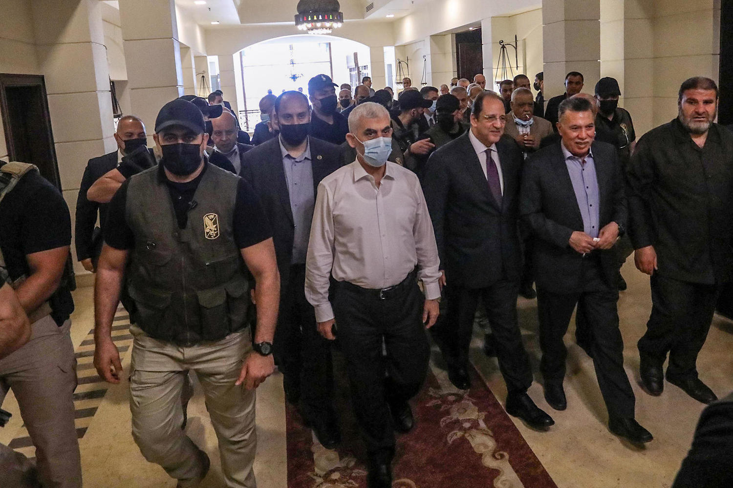 Синвар с руководителем египетской разведки в Газе