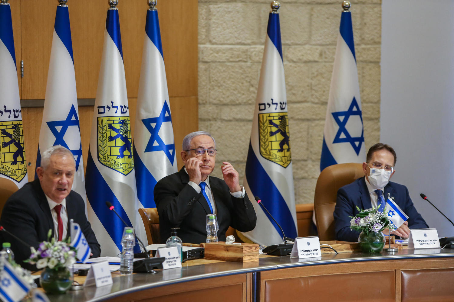 Прощальный рейтинг: израильтяне поставили оценки министрам уходящего правительства