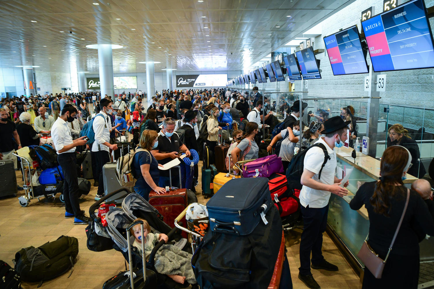 Глава МВД Аелет Шакед: «Если так пойдет дальше — закроем аэропорт»