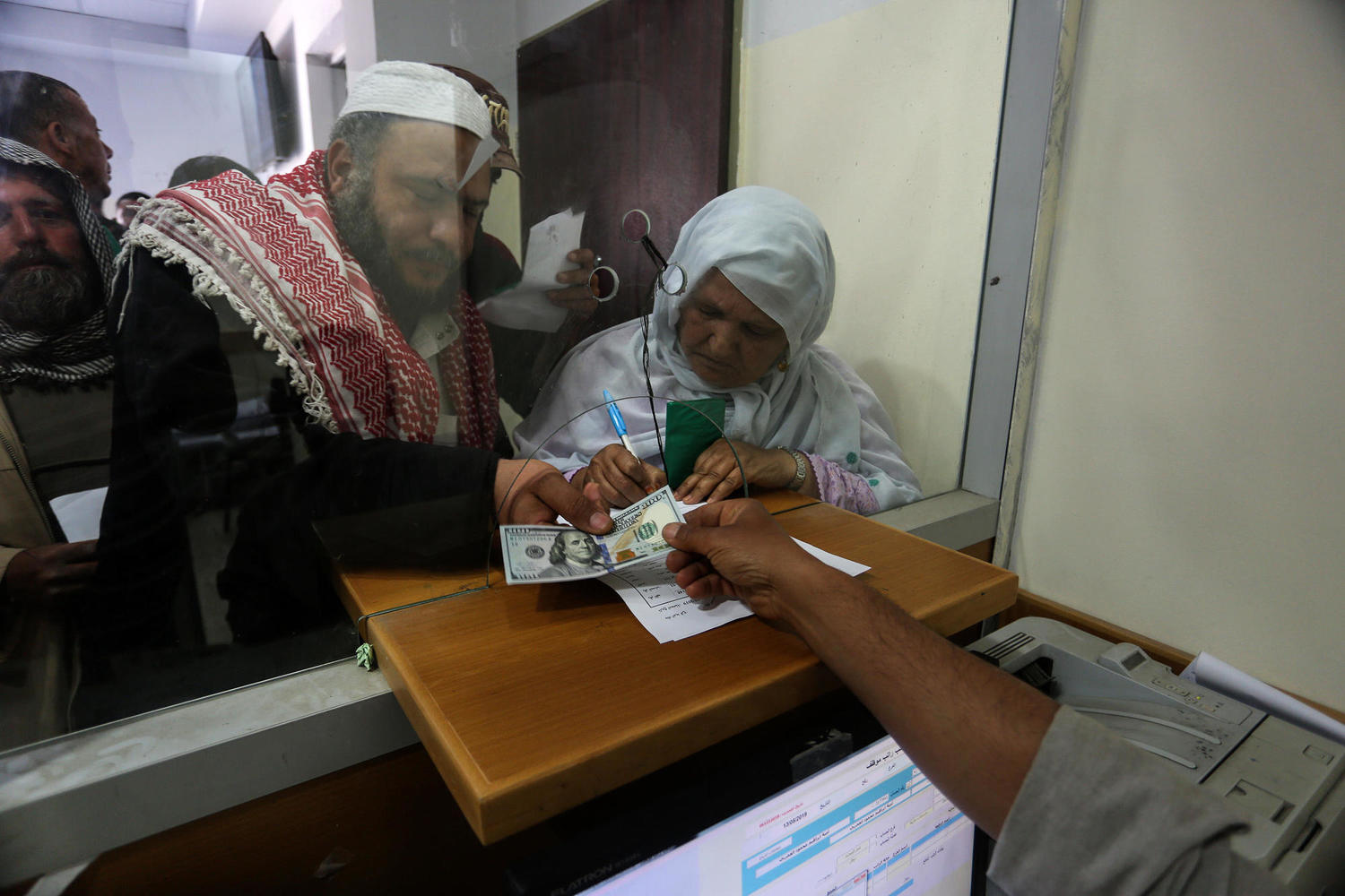 ООН возьмет на себя распределение катарских денег в Газе