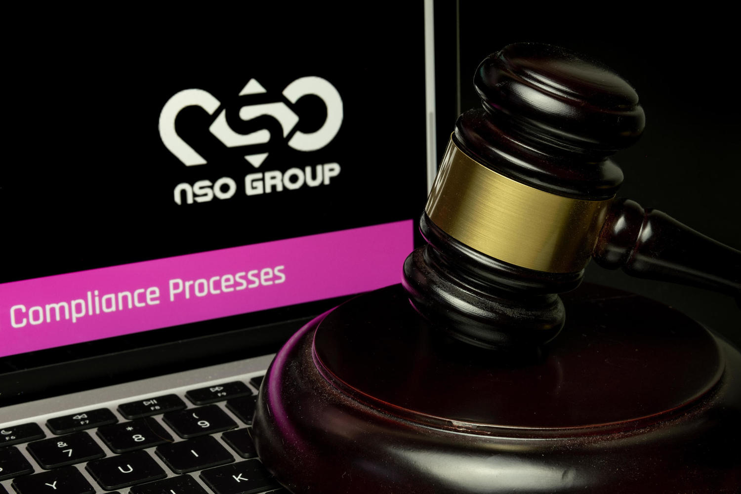 Правительство проверит кибер-компанию NSO после скандала на весь мир