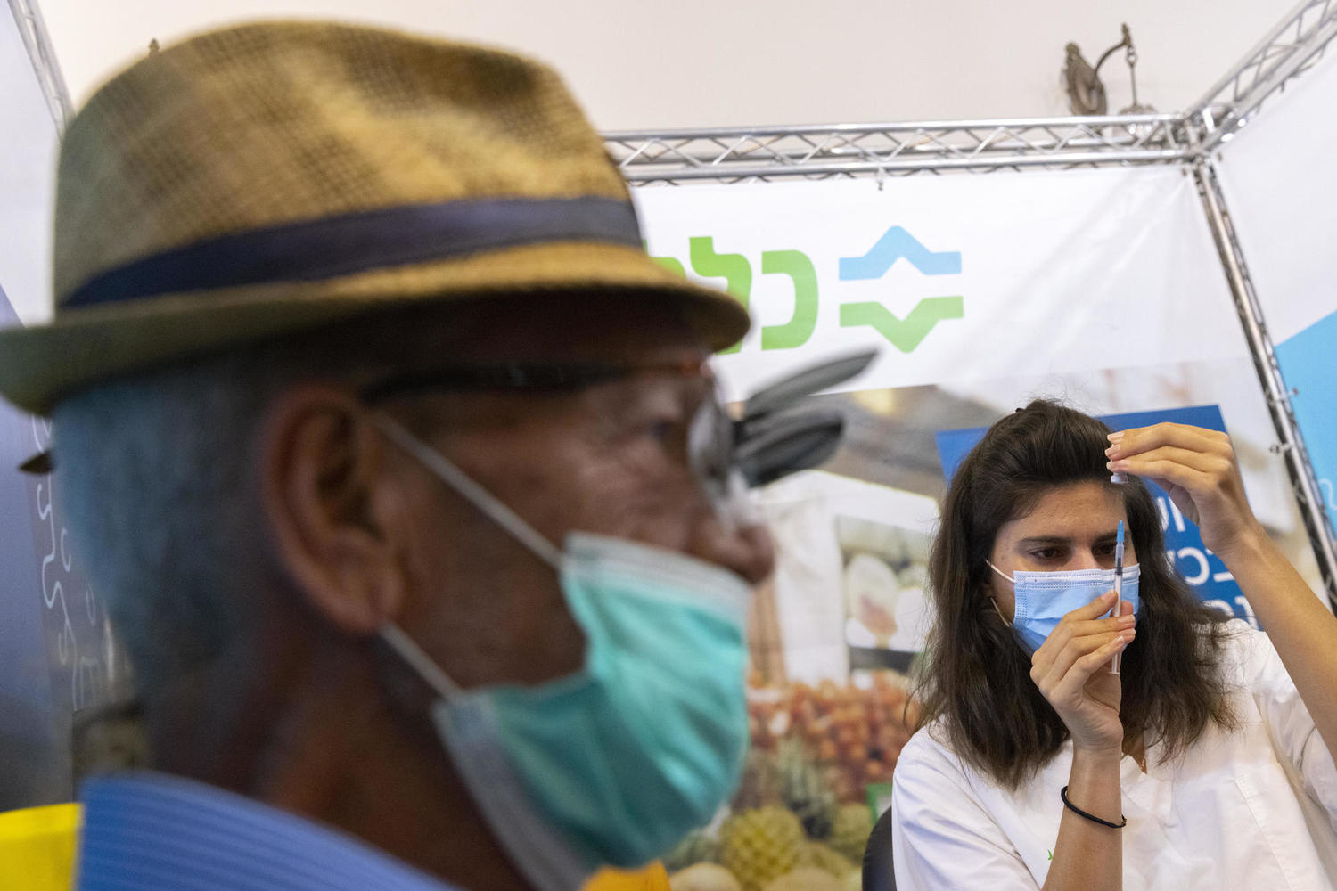В Израиле 7 813 новых инфицированных, число тяжелобольных снижается