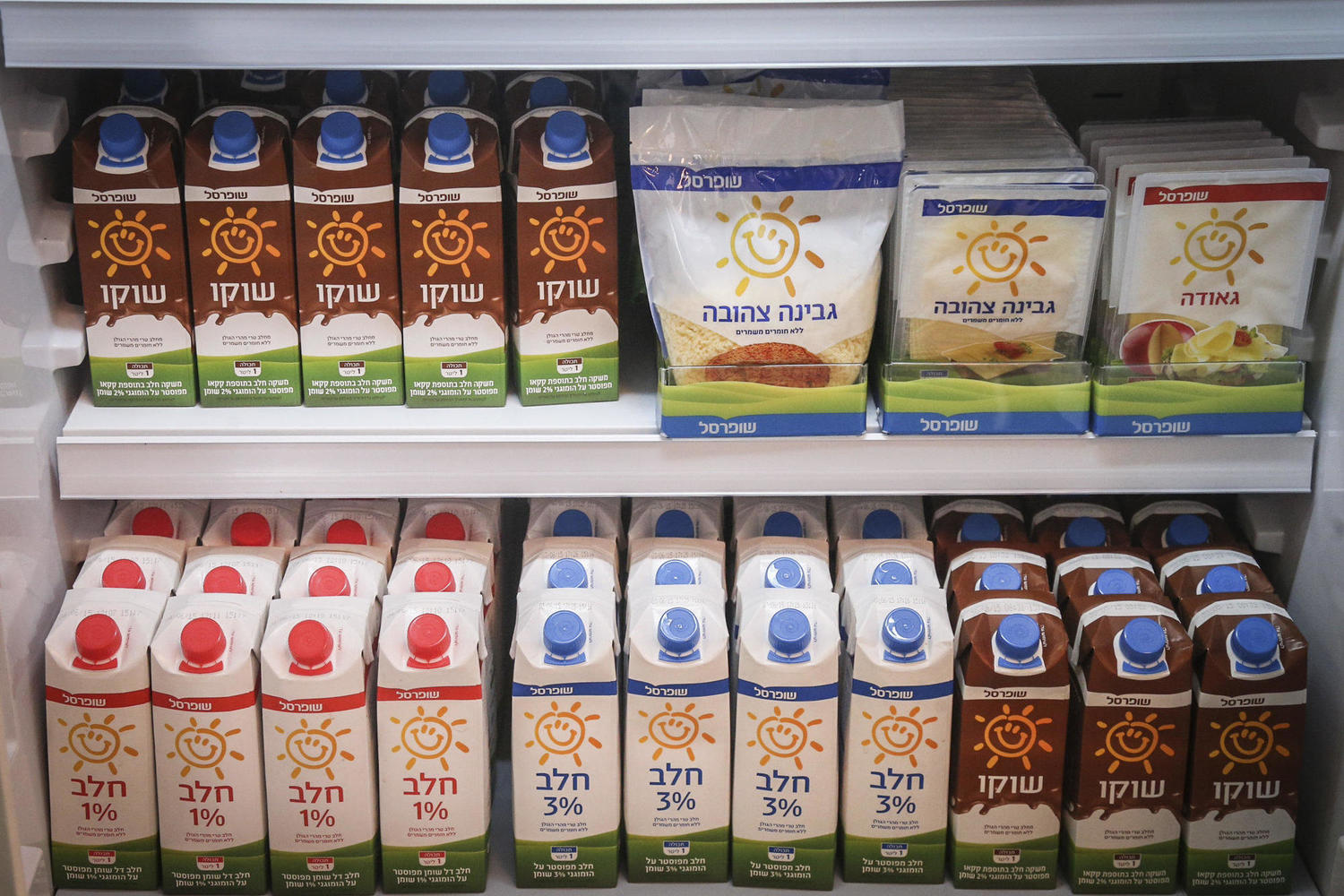 В Израиле образовался дефицит молочных продуктов и свежей птицы