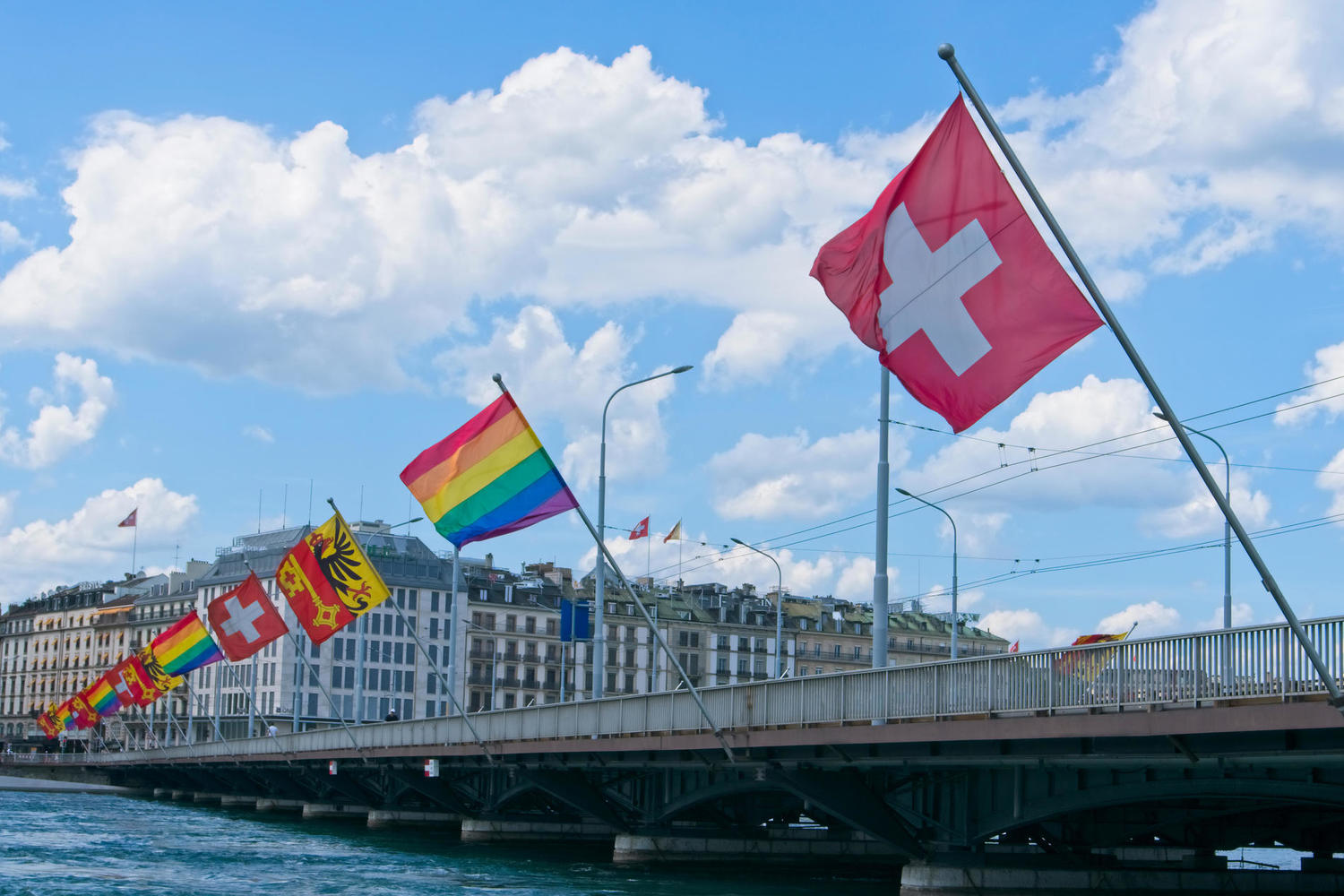 Швейцария легализует однополые браки вслед за большинством ЕС