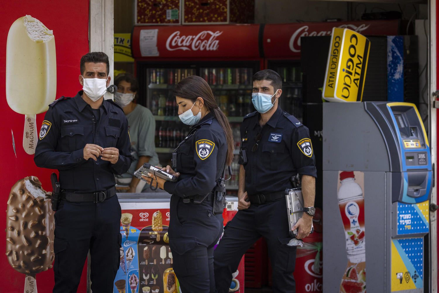 полицейский «противоэпидемический» патруль в Иерусалиме
