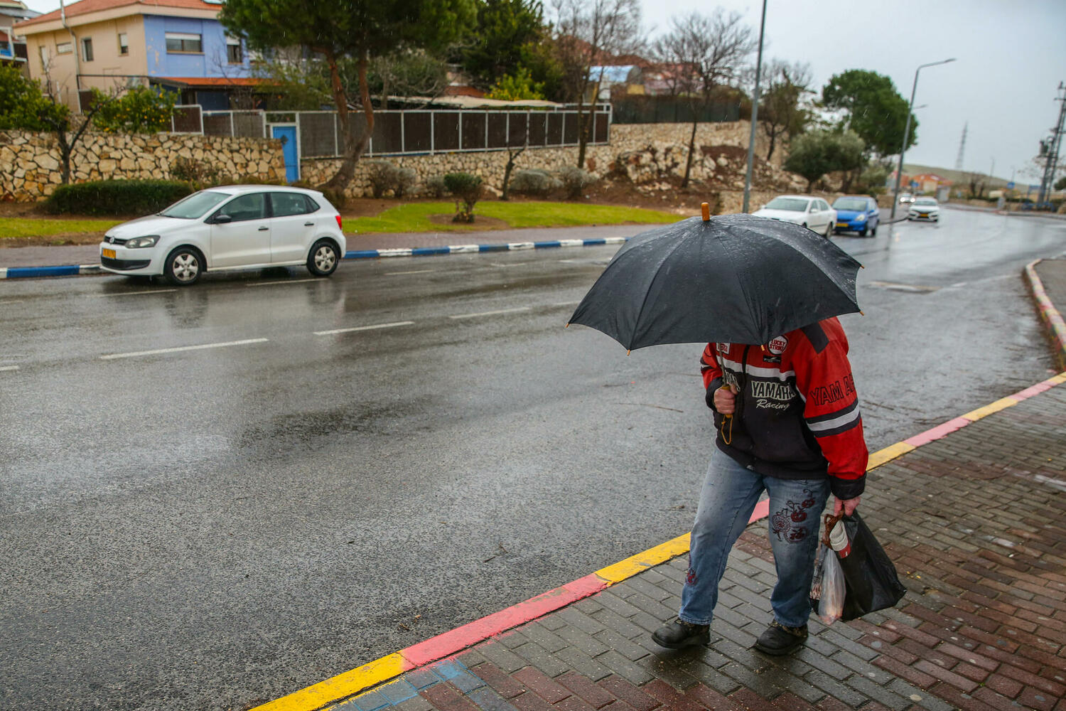 иллюстрация: дождливый день в Израиле
