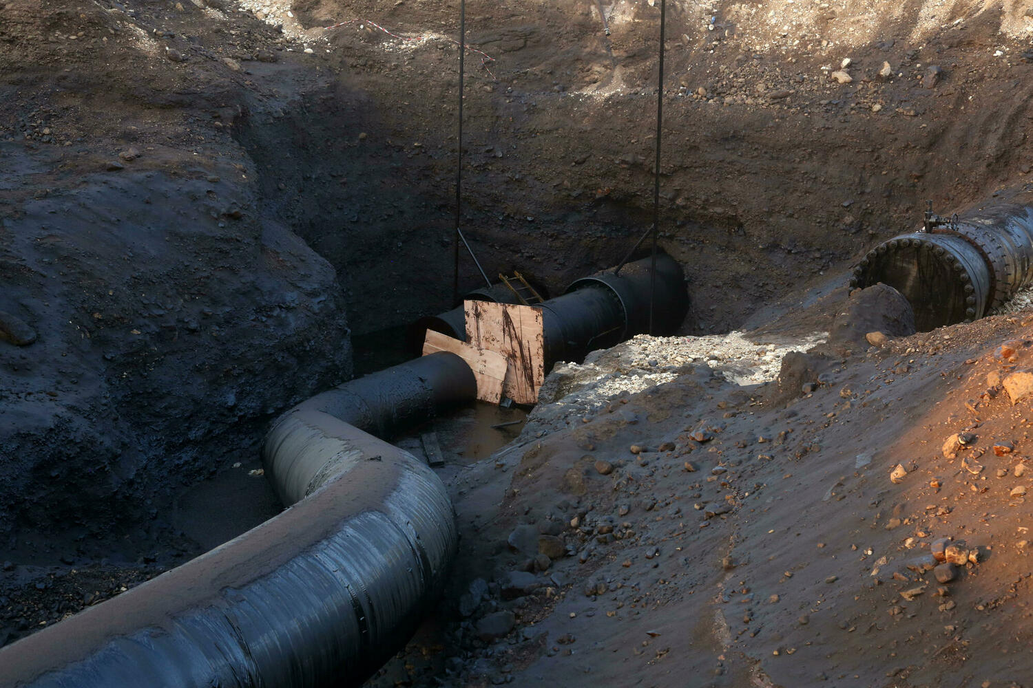 разлив нефти из трубопровода КАЦАА в заповеднике Аврона