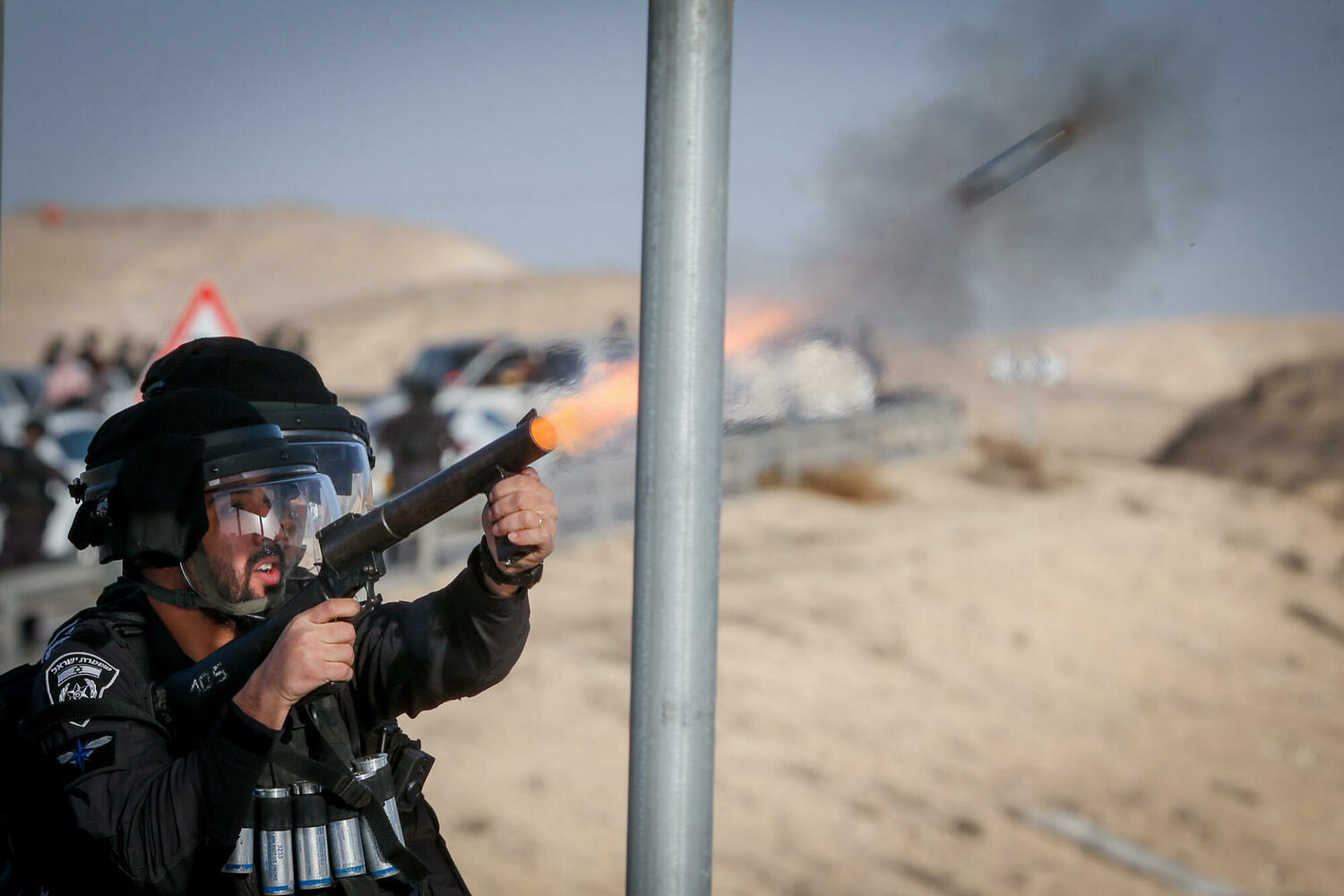 полиция разгоняет бедуинскую демонстрацию 13 января