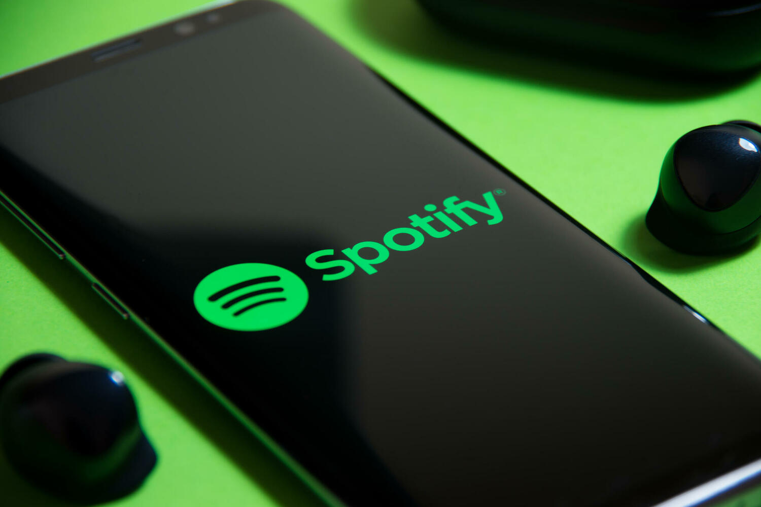 Стриминговый сервис Spotify уходит из России — не из-за санкций, а из-за цензуры
