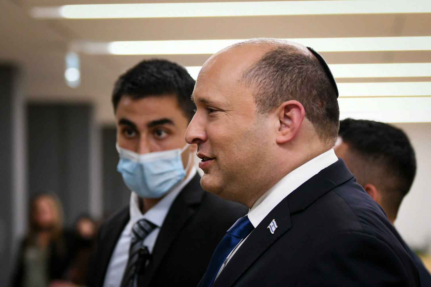 Премьер-министр Израиля Беннет заразился коронавирусом