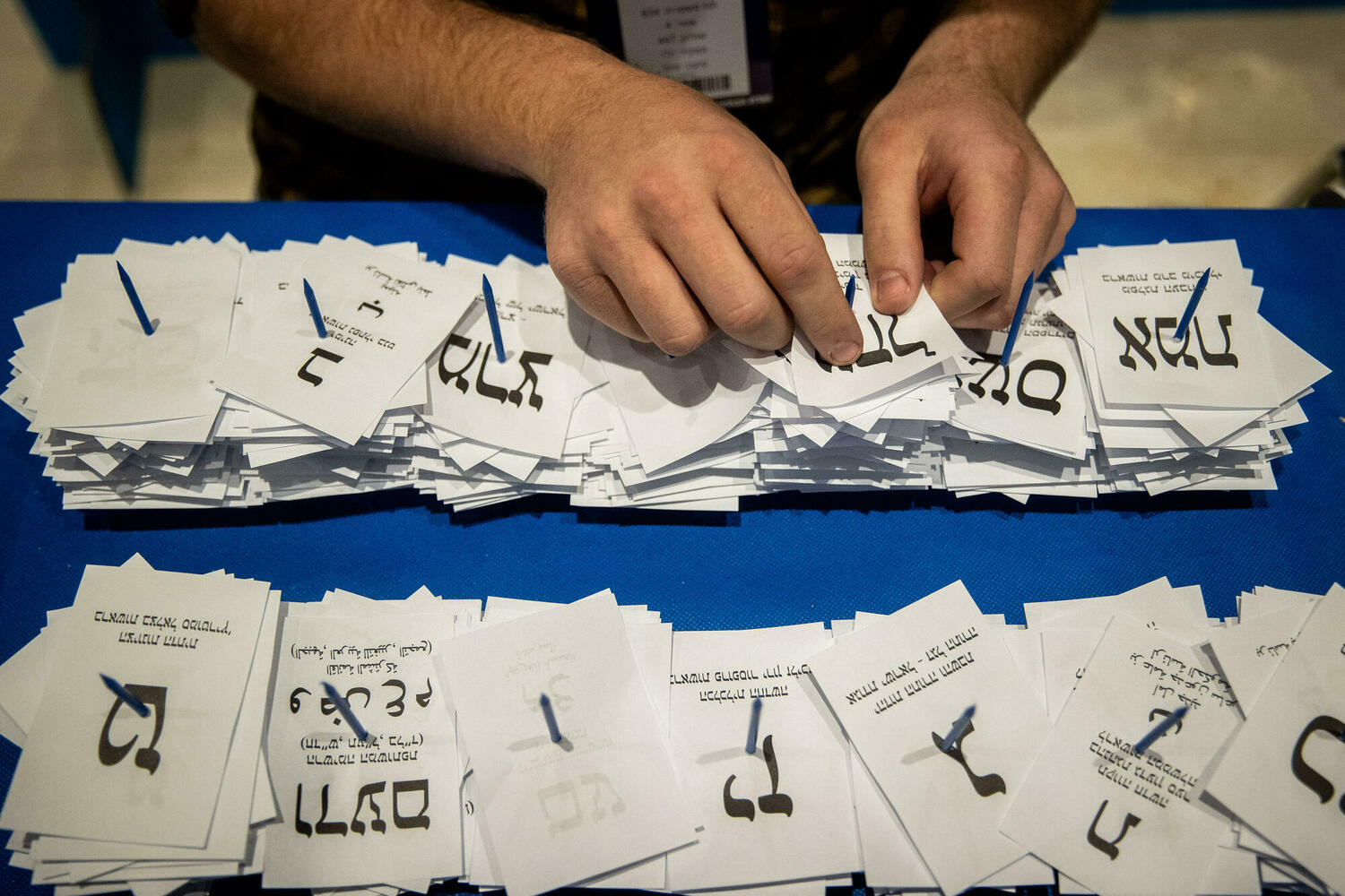 Опросы: «Ликуд» усиливается, но блок Нетанияху не получает большинства