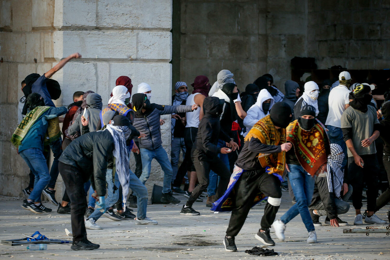 Полиция разгоняет демонстрацию на Храмовой горе дронами со слезоточивым газом
