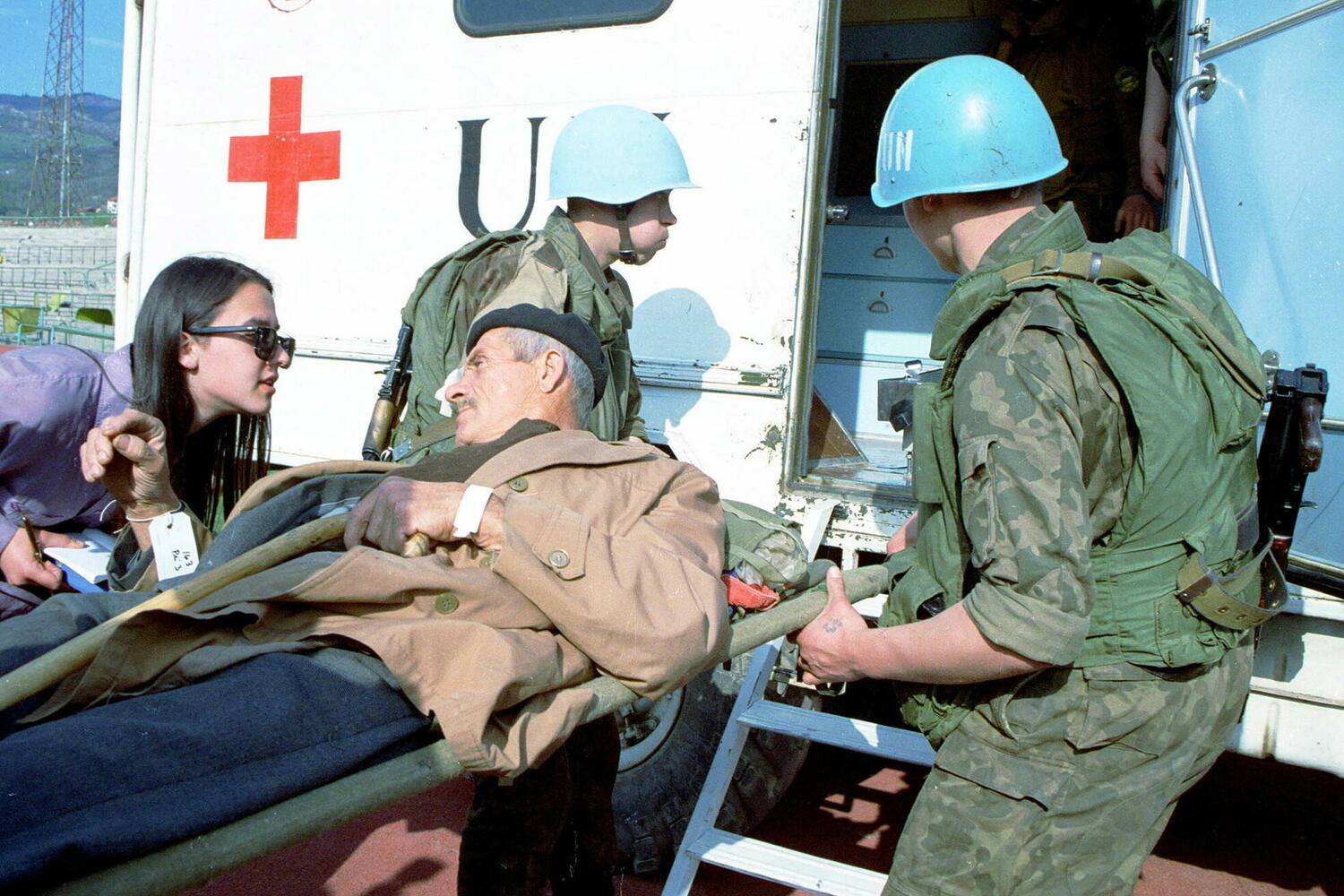«Красный Крест», ООН и Зеленский подтвердили: идет эвакуация с «Азовстали»