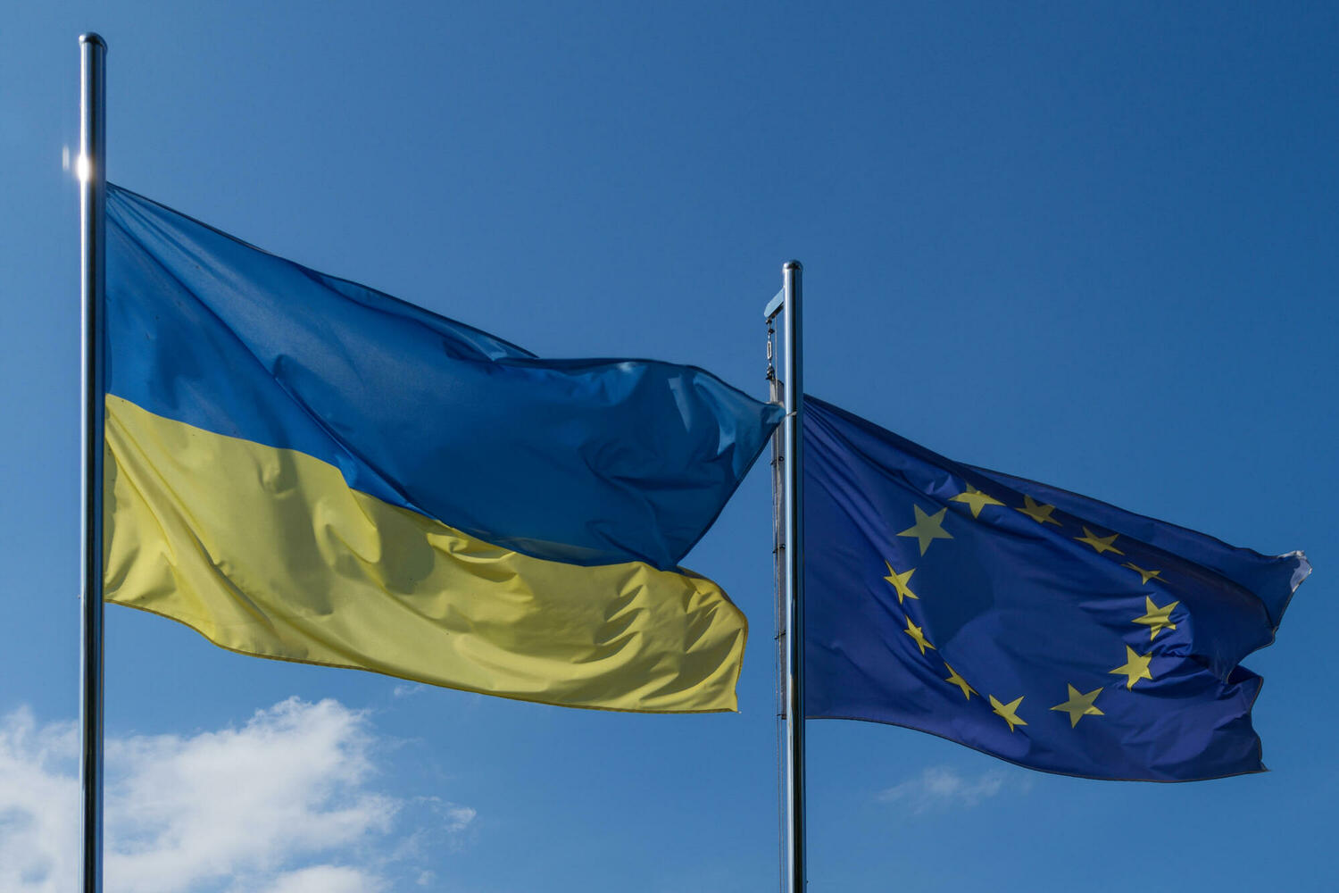 Украина стала кандидатом в члены ЕС