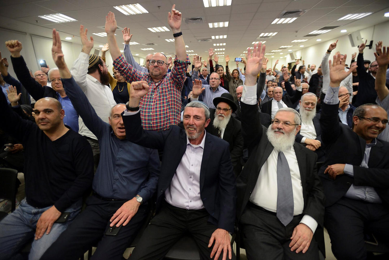 Партия «Еврейский дом» голосует за присоединение «Еврейской мощи»