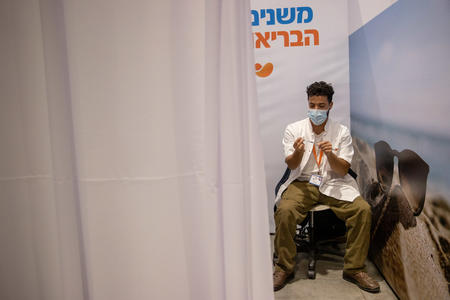 В начале недели в Израиль прибудет новая большая партия вакцины