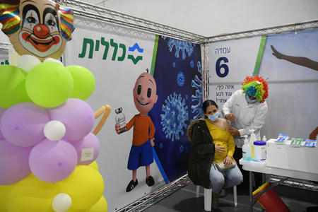 Уникальные исследования в Израиле: вакцинация беременных защищает новорожденного от коронавируса