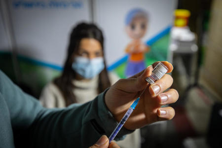 Минздрав Израиля: есть вероятность связи между прививками Pfizer и случаями миокардита